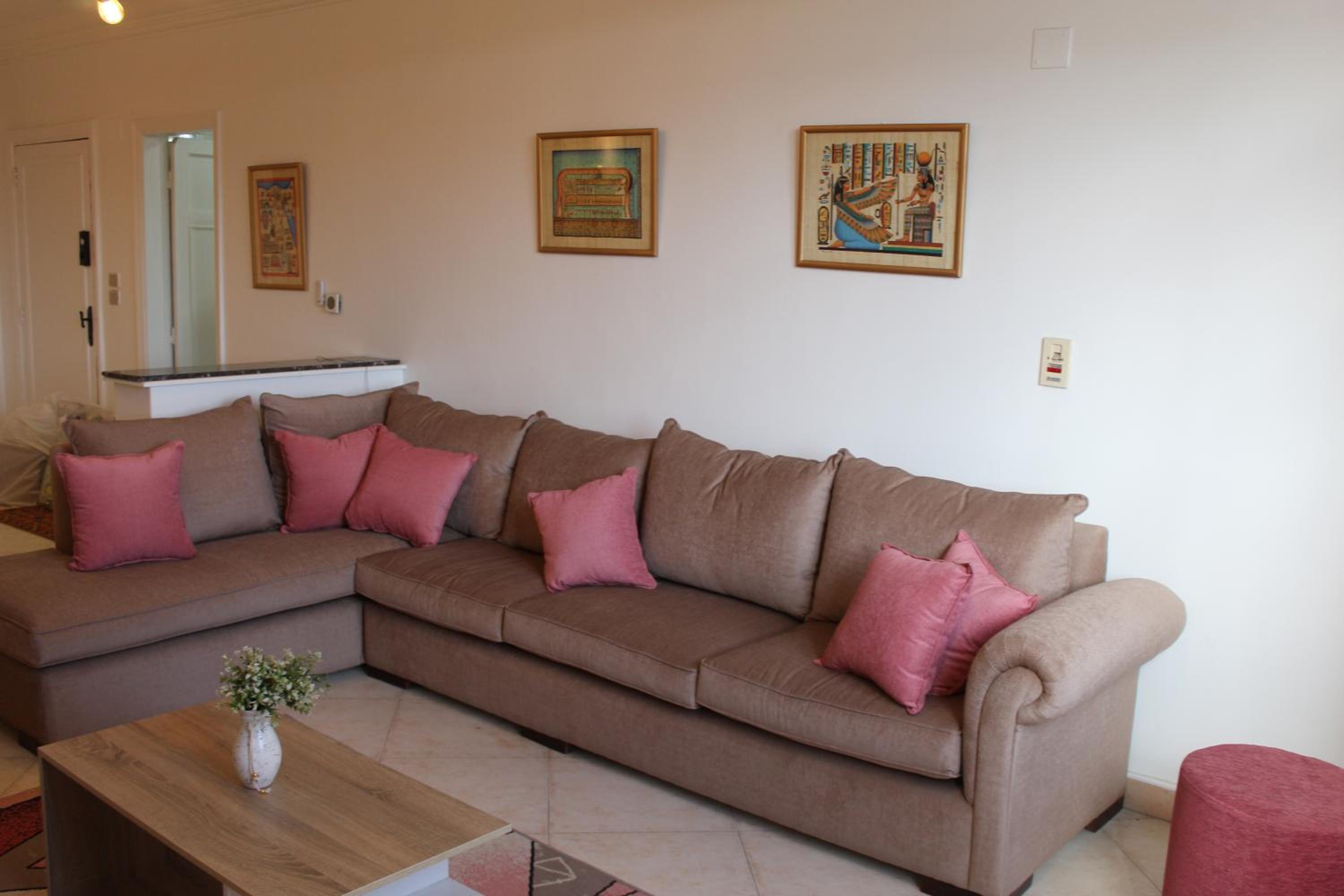 Giza - Pyramids/Museum Apartment
