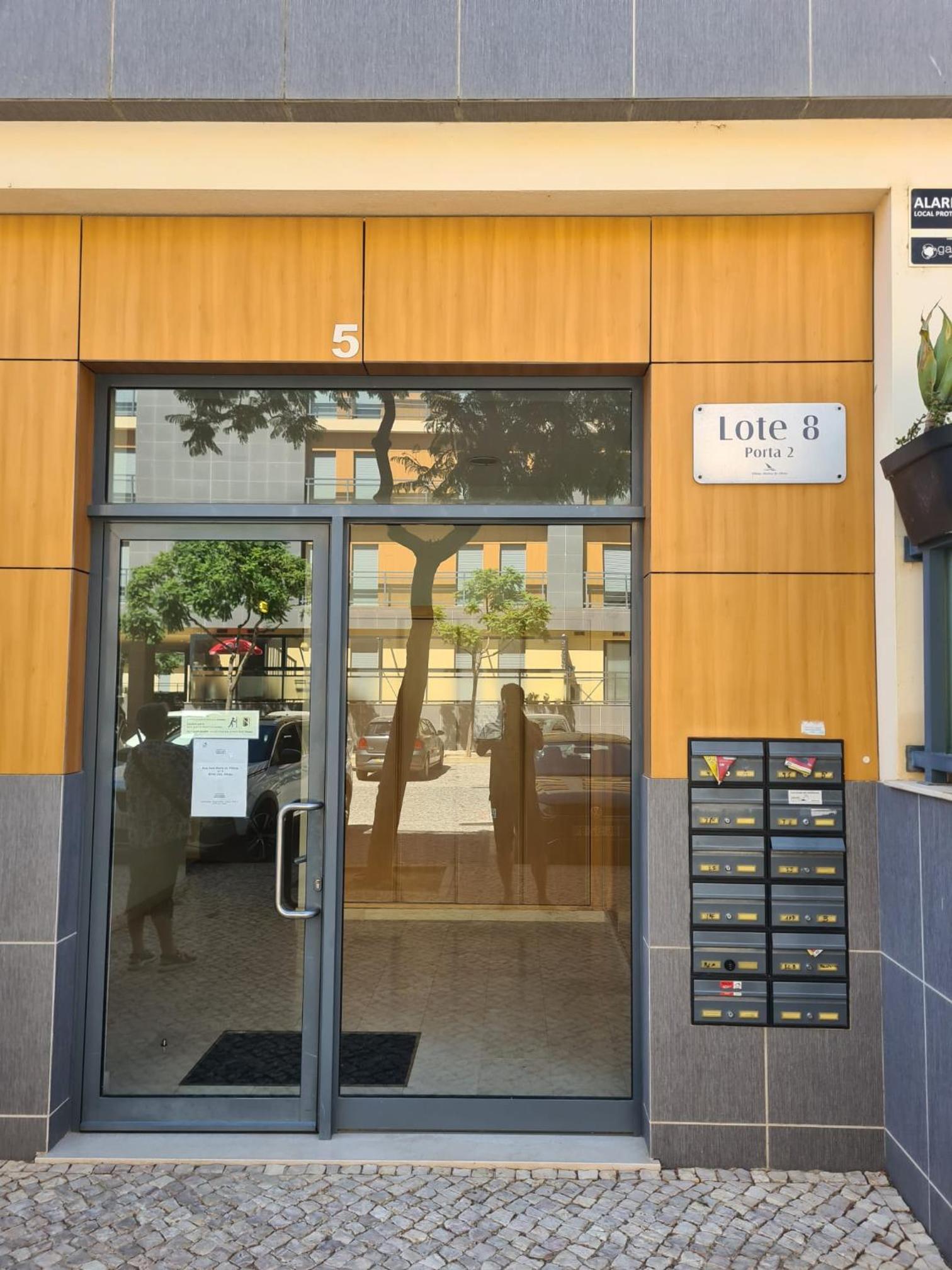 Hotel Green House - Pool on Rooftop - Image 1