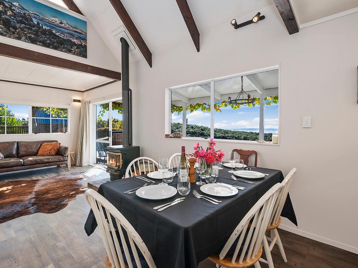 Pukawa Country Lodge - Lake Taupo view 4