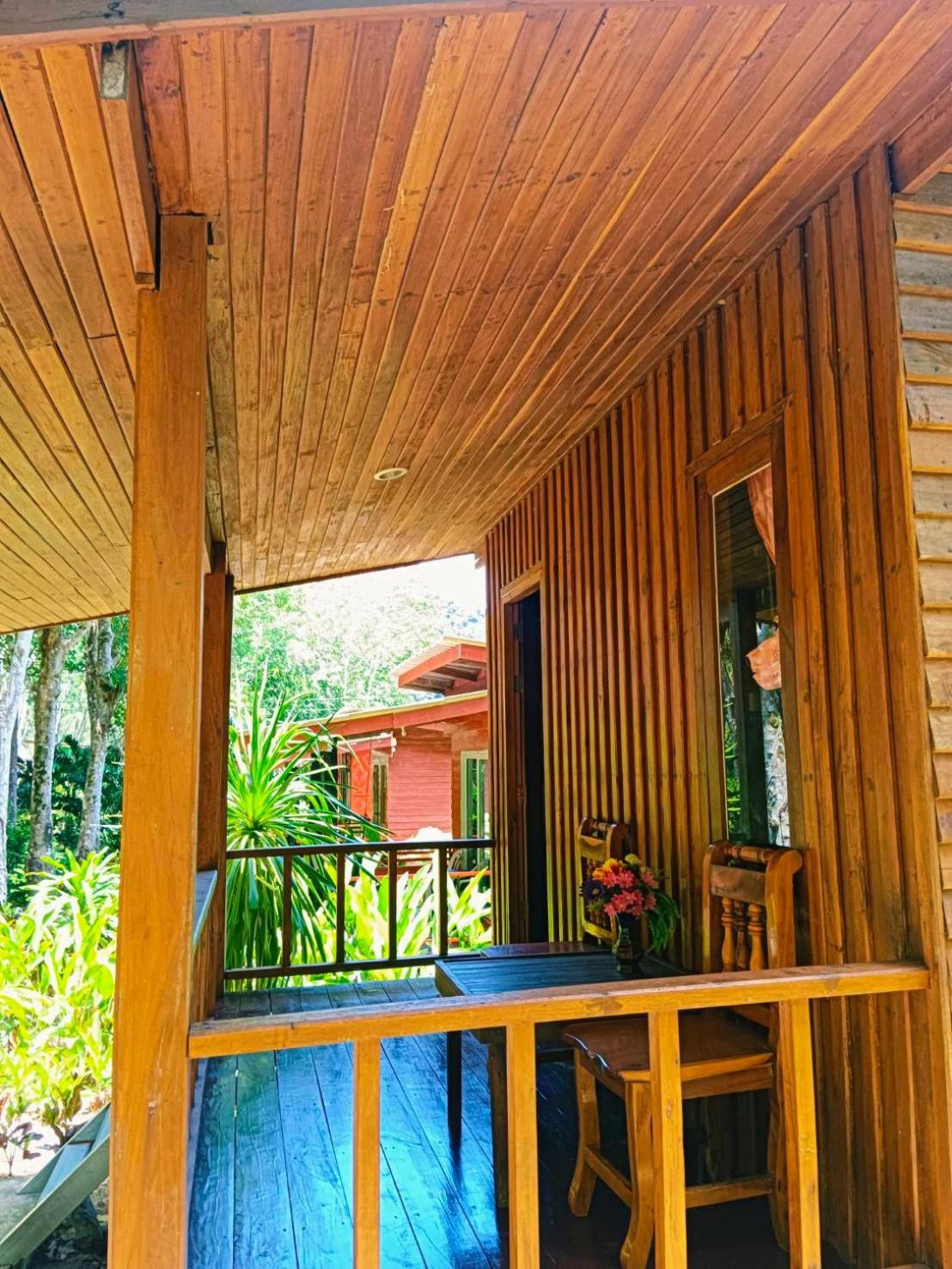 Lanta Maikeaw Bungalow