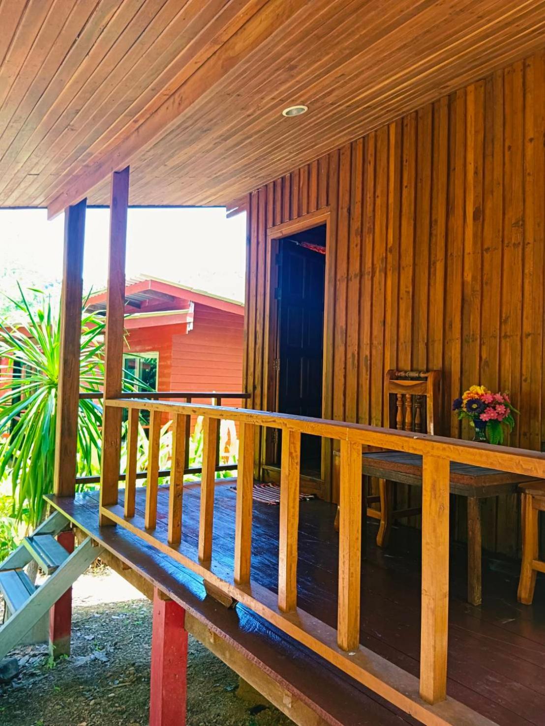 Lanta Maikeaw Bungalow