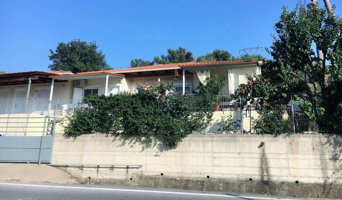 Evilion House in Tholo view 3