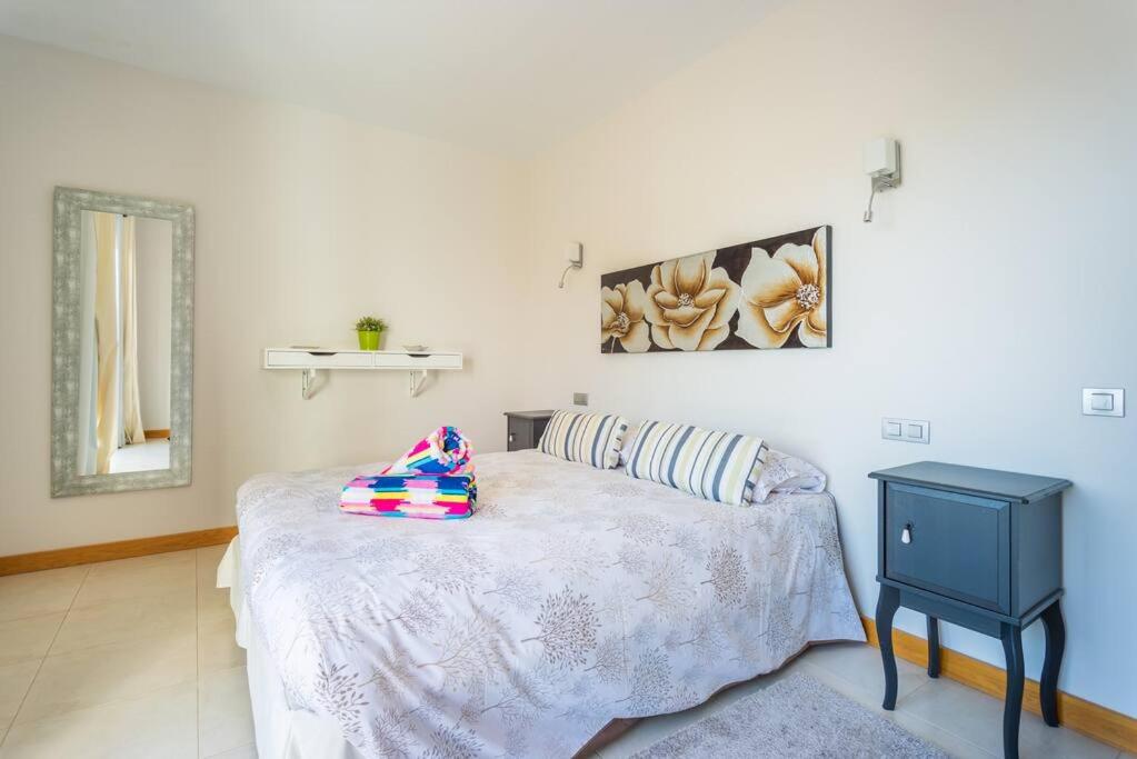 Villa Vista Golf Salobre - Maspalomas self-sufficient with pool heating