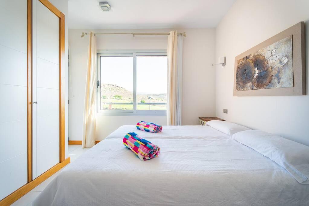 Villa Vista Golf Salobre - Maspalomas self-sufficient with pool heating
