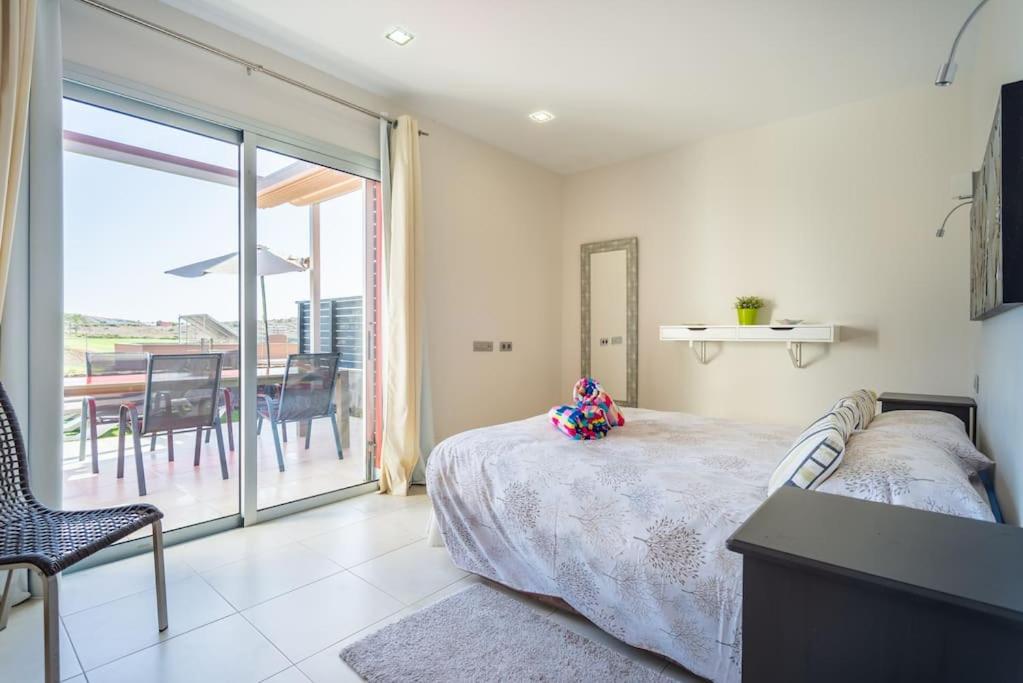 Villa Vista Golf Salobre - Maspalomas self-sufficient with pool heating