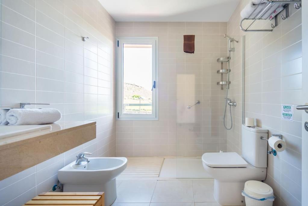 Villa Vista Golf Salobre - Maspalomas self-sufficient with pool heating