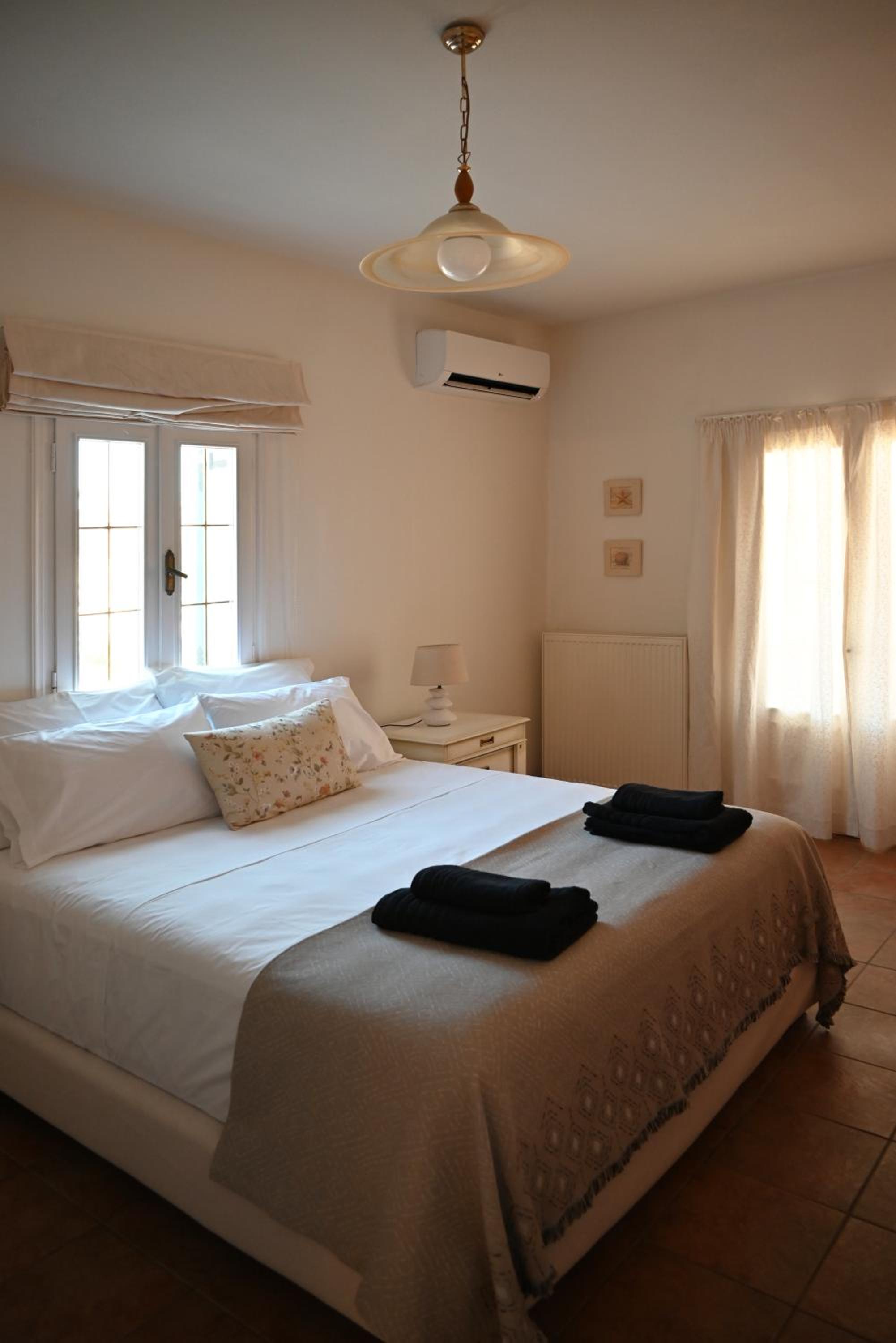 GTK Santorini Perivolos Beach House photo 3