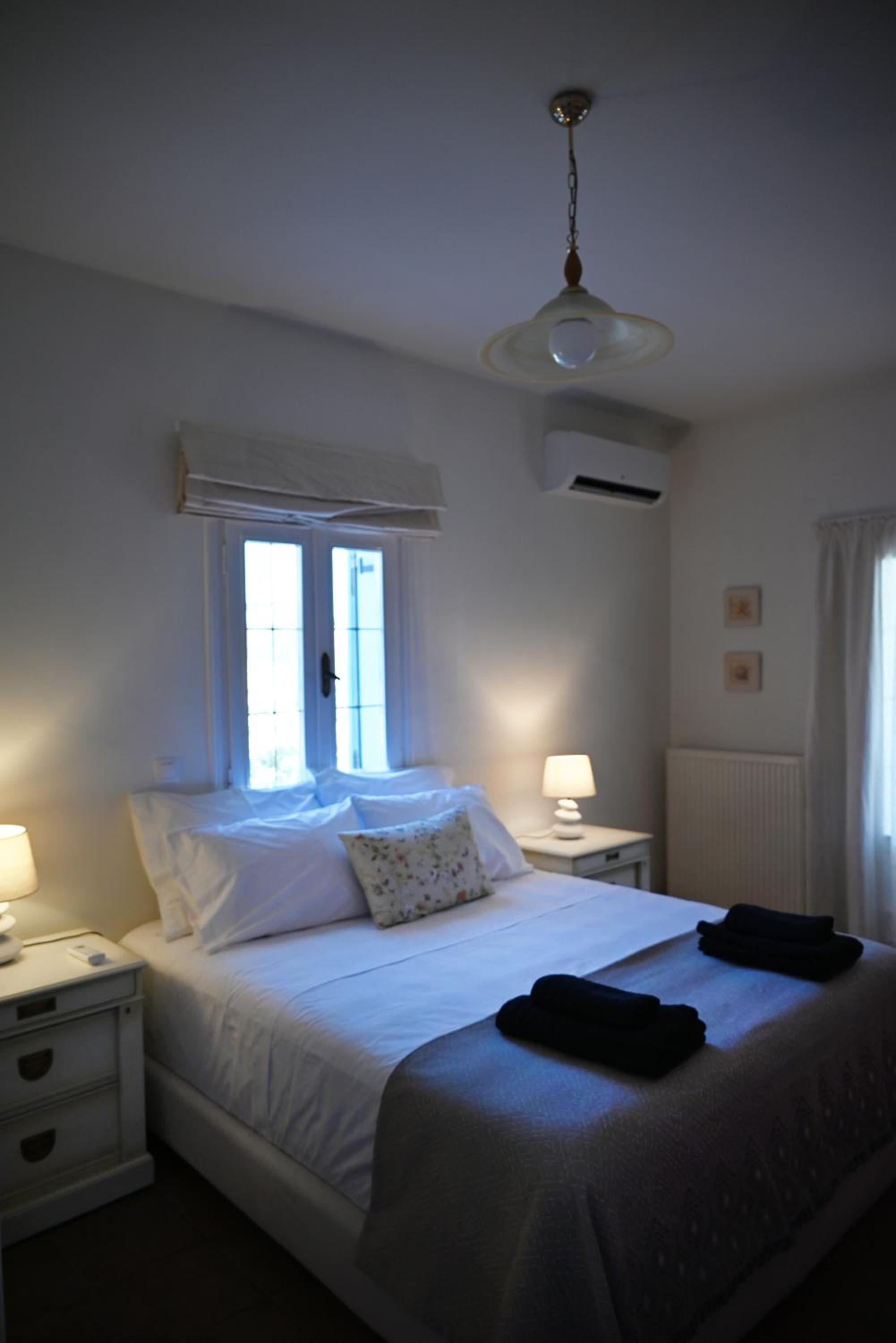 GTK Santorini Perivolos Beach House photo 2