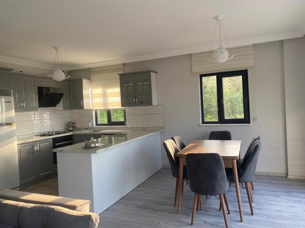Kiralık Lüx Deniz Manzaralı Bahçeli Villa/Luxury Sea View Garden Villa for Rent view 4