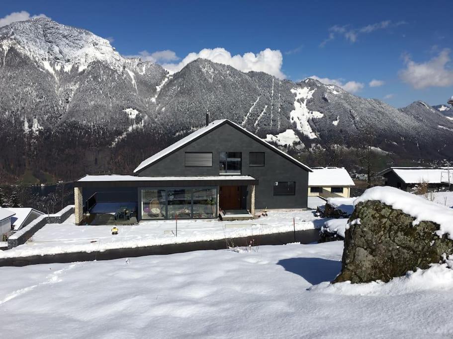 Guest Flat in the Swiss Mountains (Lake View)