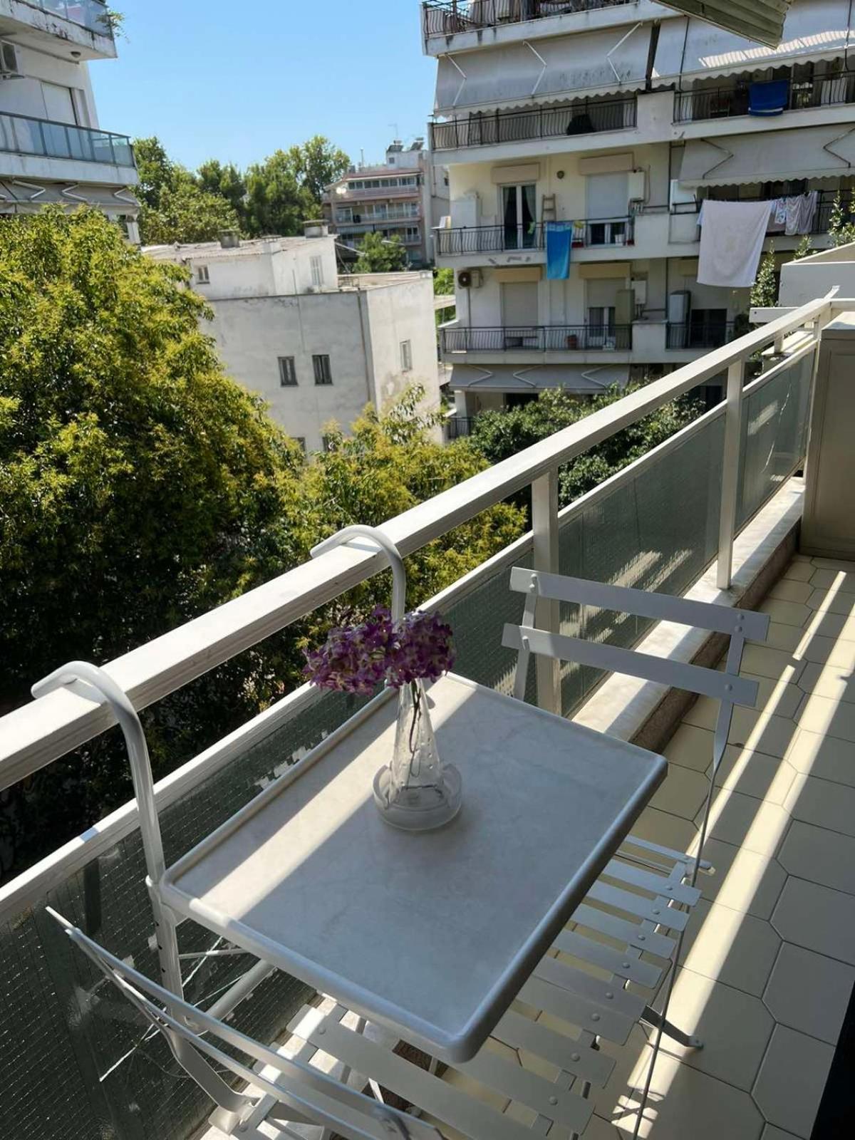 Chic & Cozy Apartment view 5