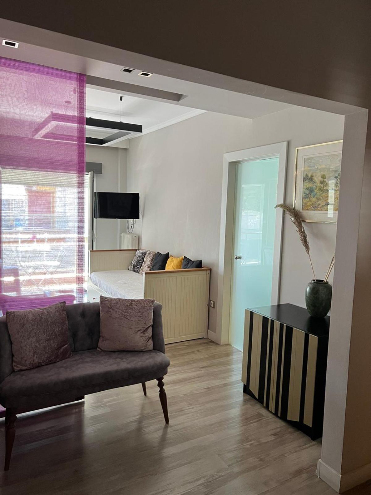 Chic & Cozy Apartment view 2
