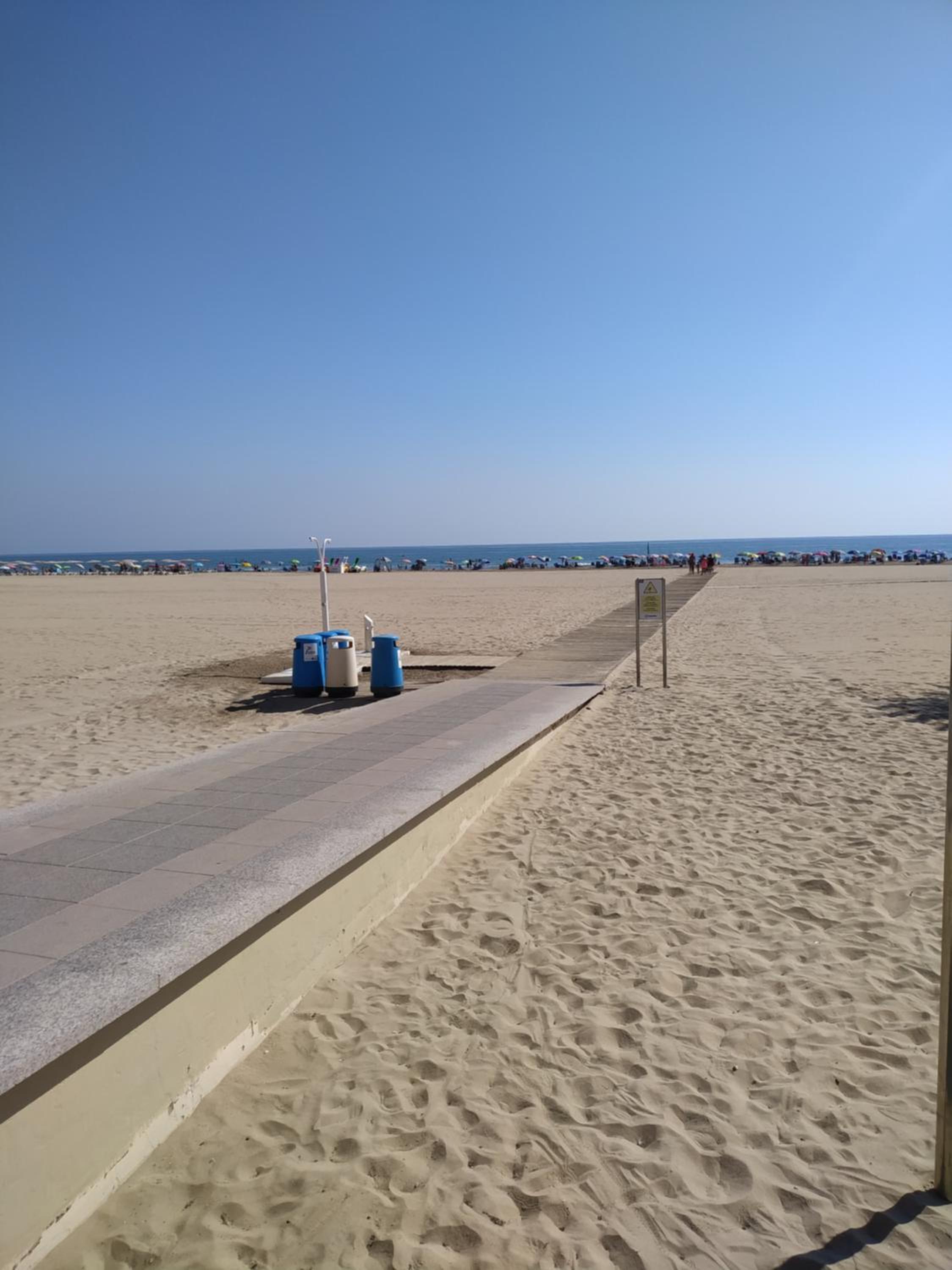 Apartamento en Playa de Gandia con piscina