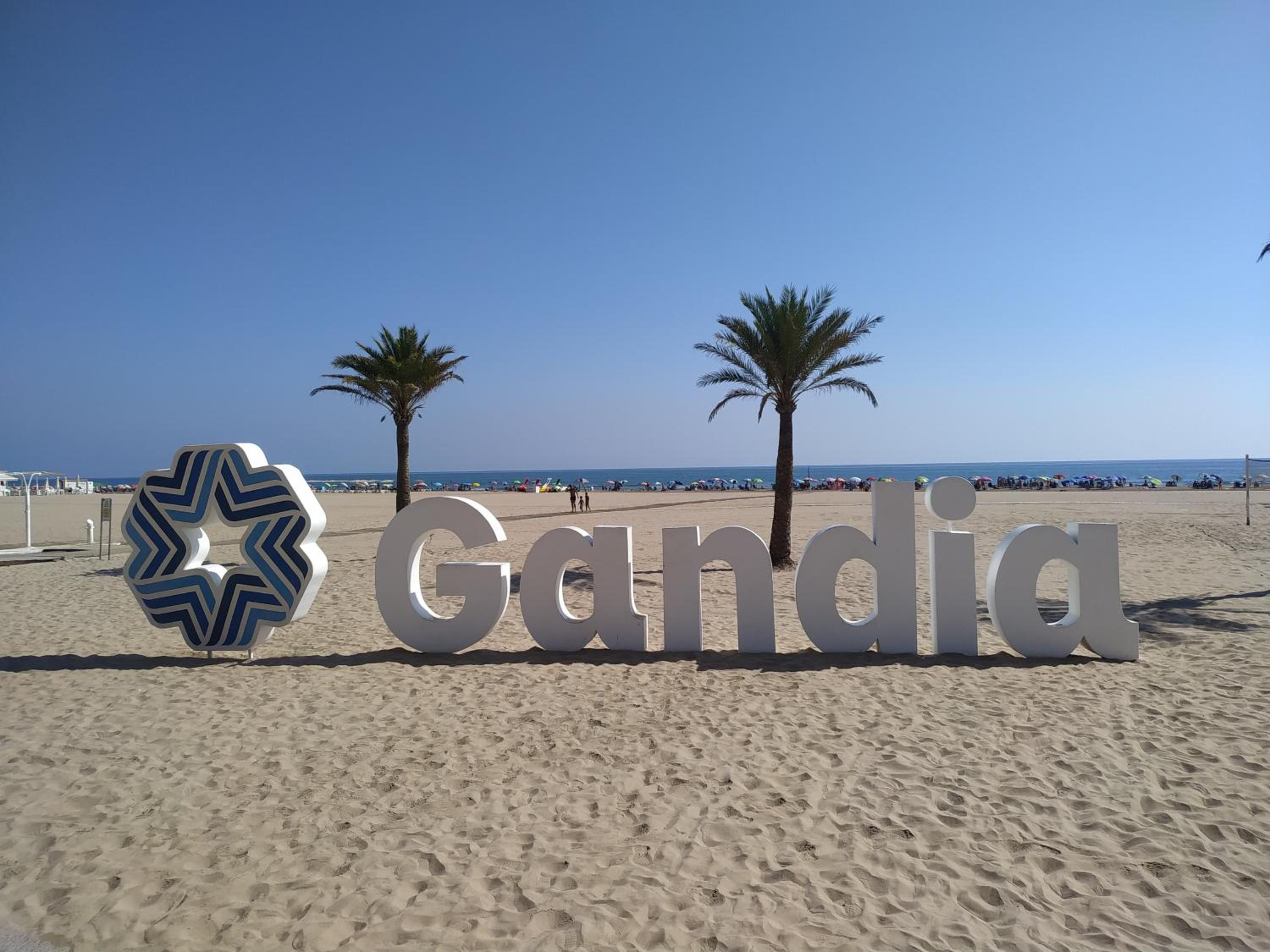 Apartamento en Playa de Gandia con piscina