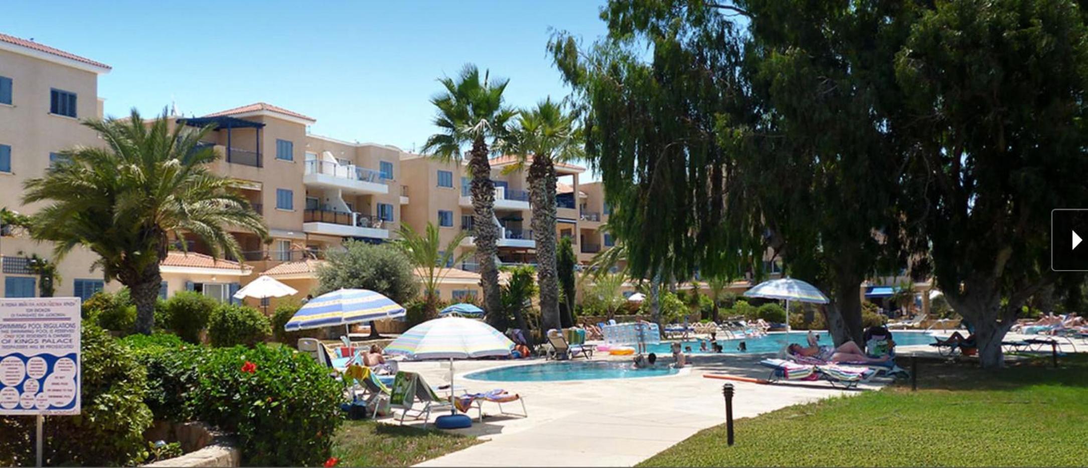 Kings Palace - spacious 2-bed with sea views and large patio