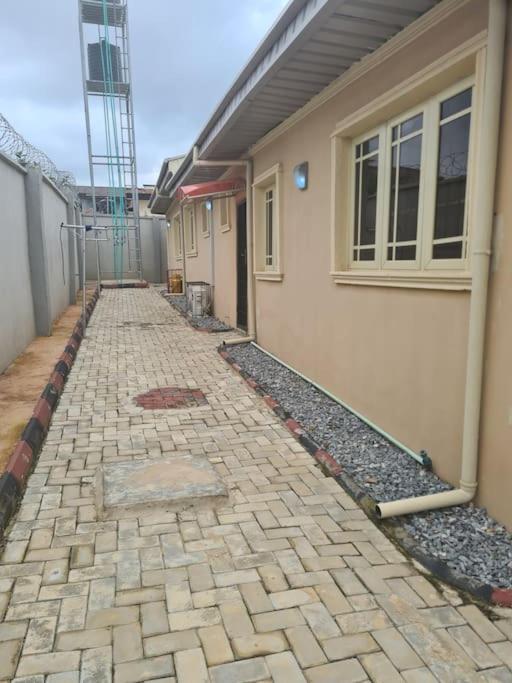 One bed apt Oluyole Akala express axis Ibadan
