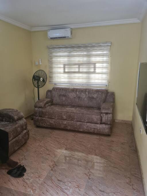 One bed apt Oluyole Akala express axis Ibadan