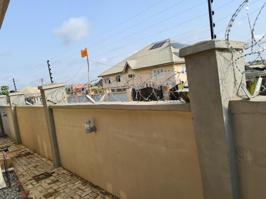 One bed apt Oluyole Akala express axis Ibadan