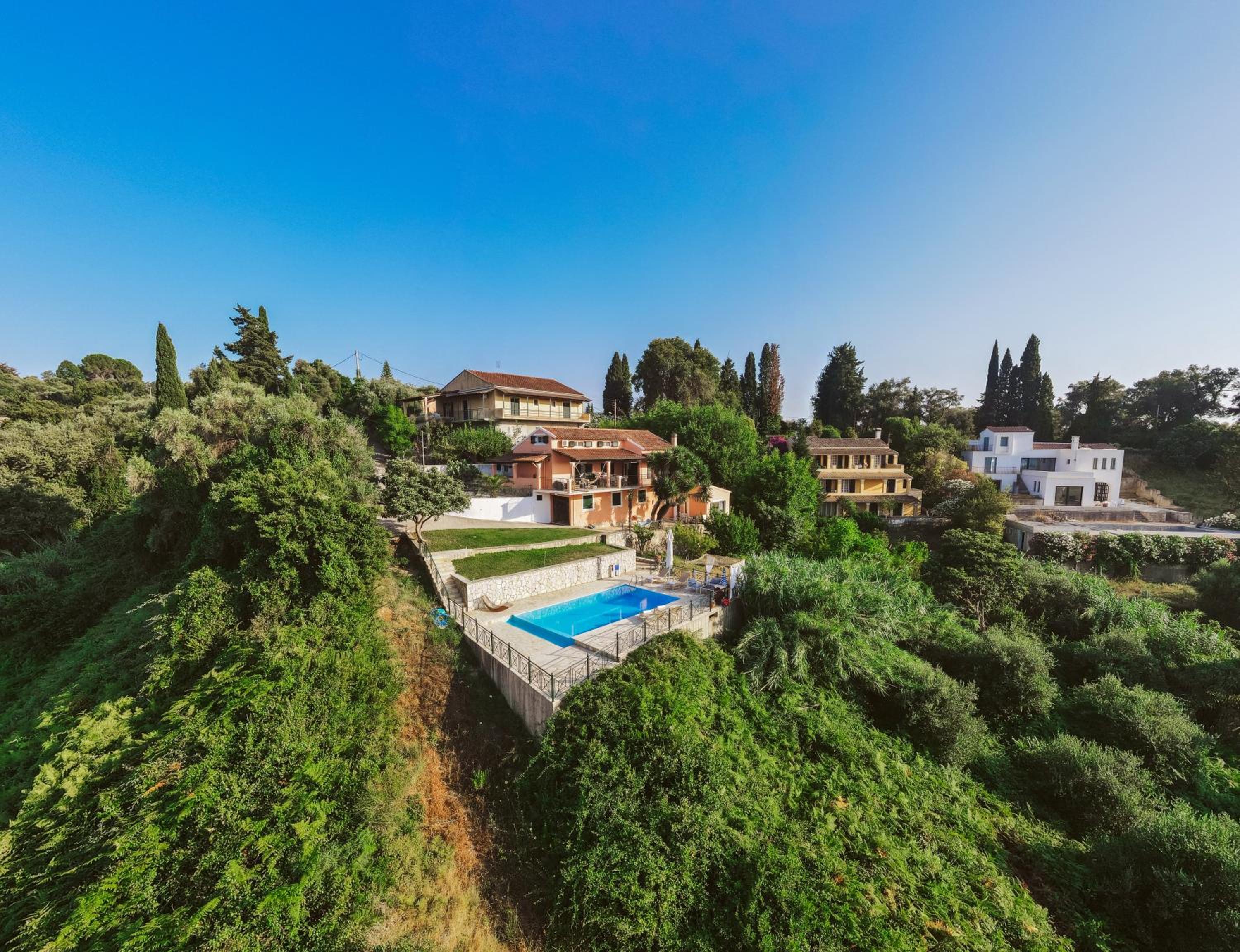 Hotel Villa Kira - Image 1