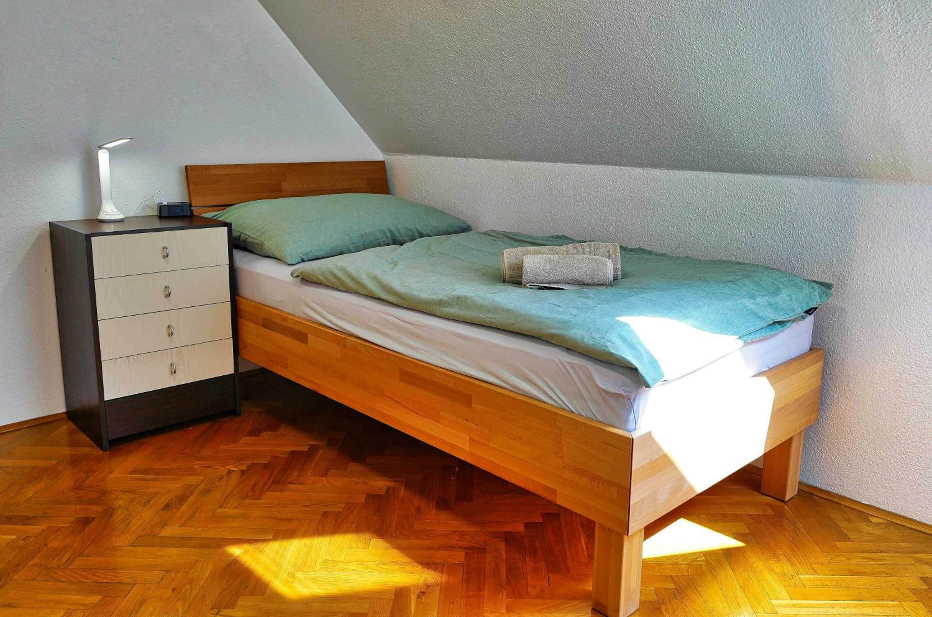 Jacuzzi, BBQ & EV plug - 5BR Villa Villi with Garden