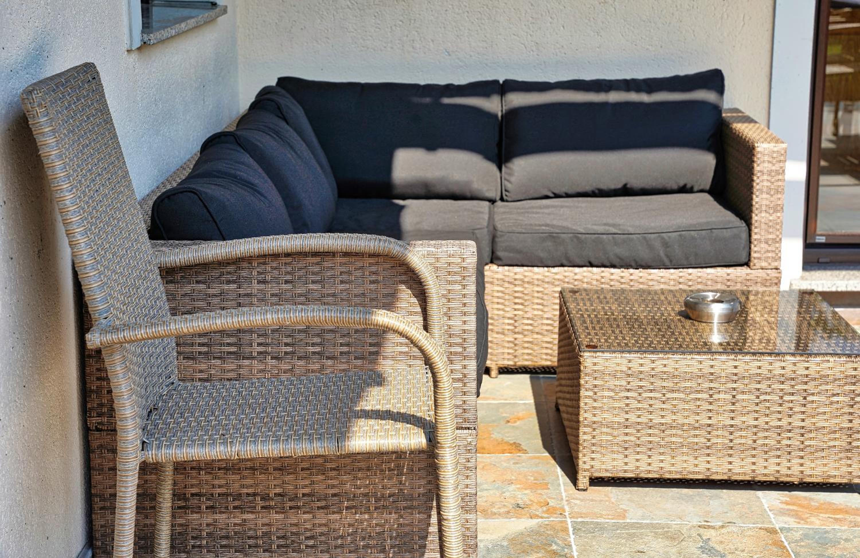 Jacuzzi, BBQ & EV plug - 5BR Villa Villi with Garden