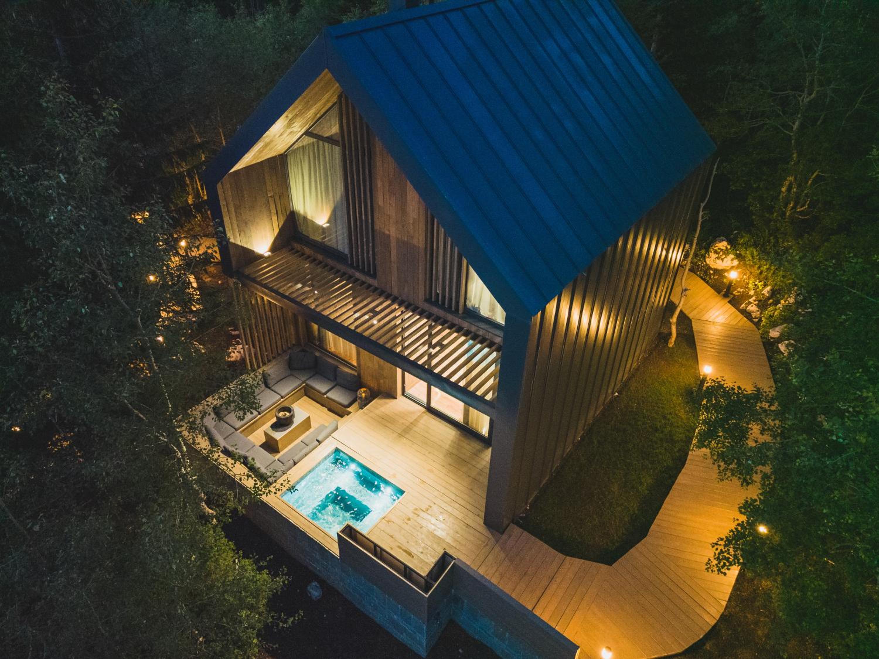MONTE PINE CHALETS view 3