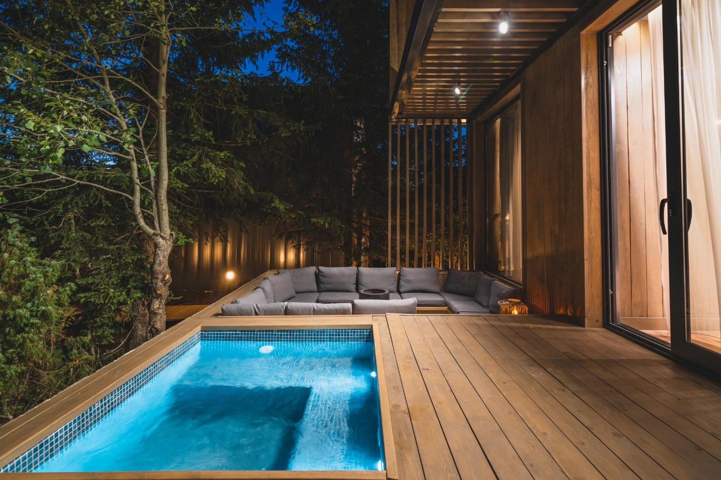 MONTE PINE CHALETS view 2
