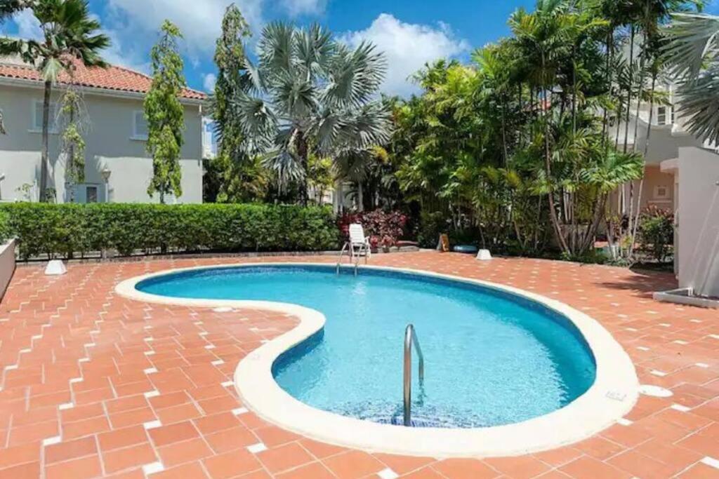Tranquil Townhome, close to beach & dining