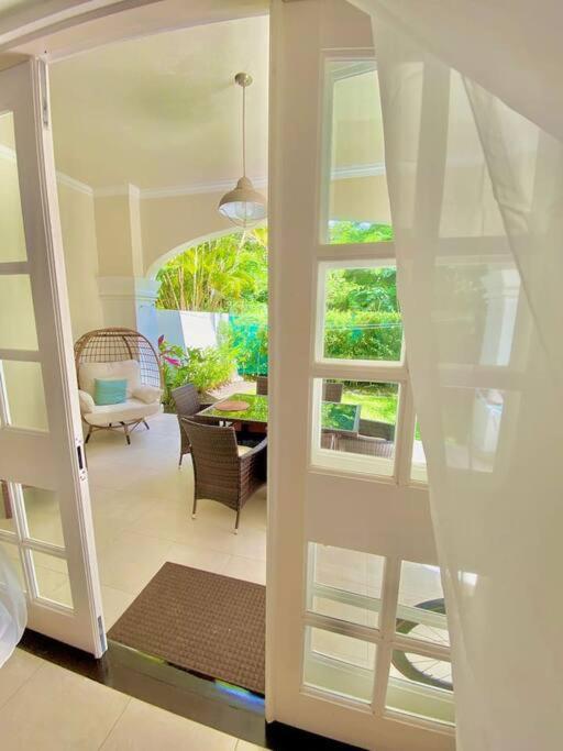 Tranquil Townhome, close to beach & dining