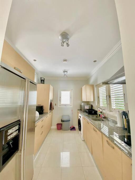 Tranquil Townhome, close to beach & dining