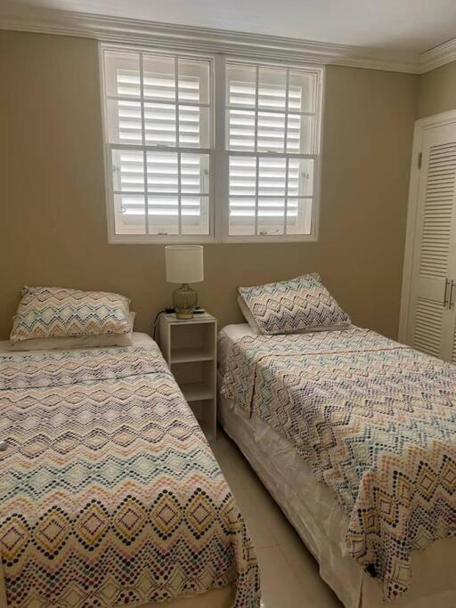 Tranquil Townhome, close to beach & dining