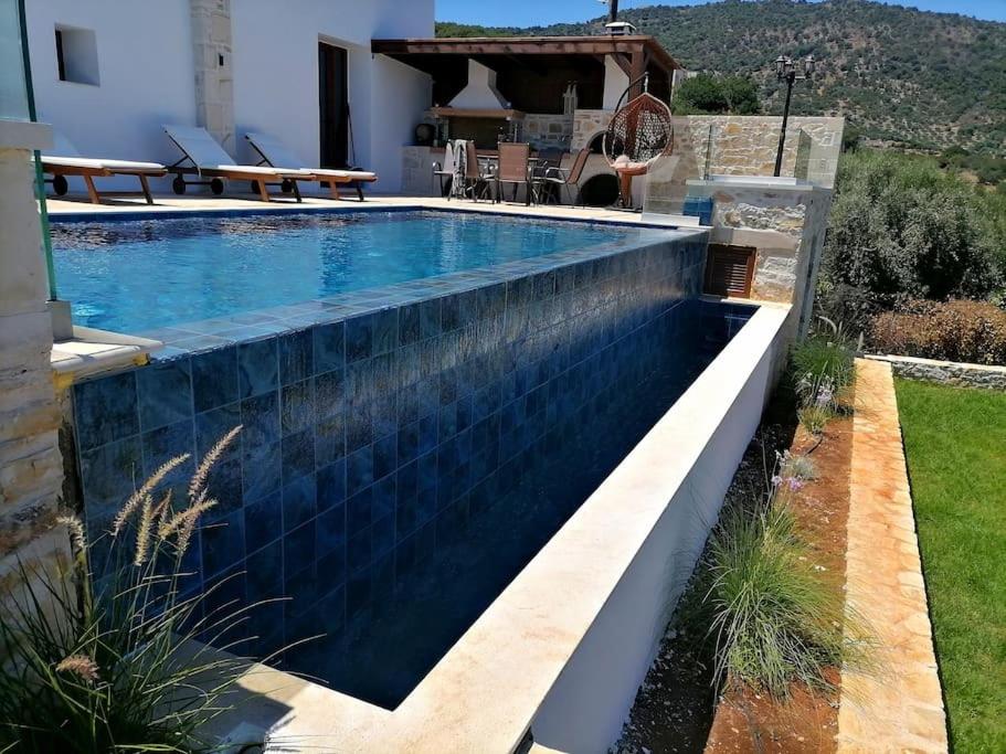VILLA HALEPOURI
