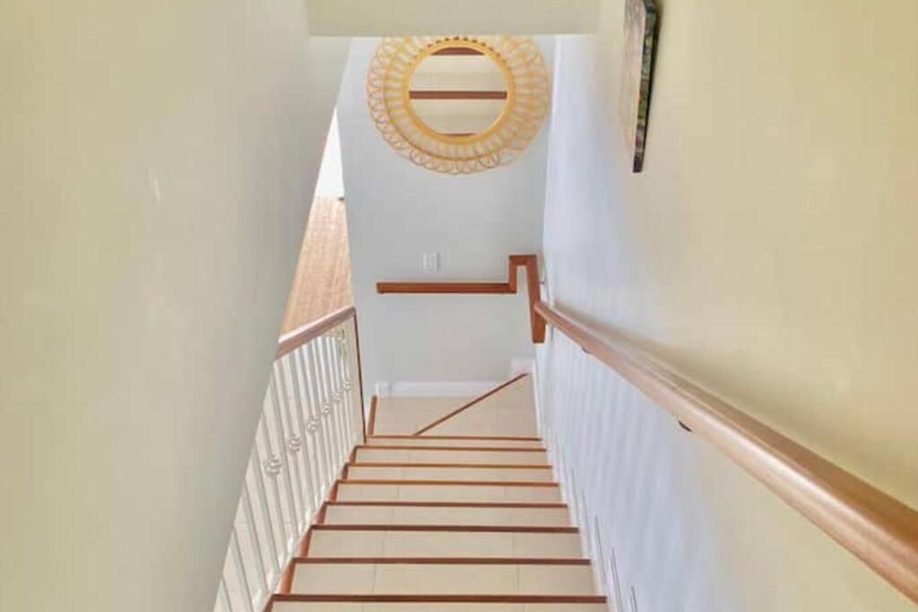Tranquil Townhome, close to beach & dining