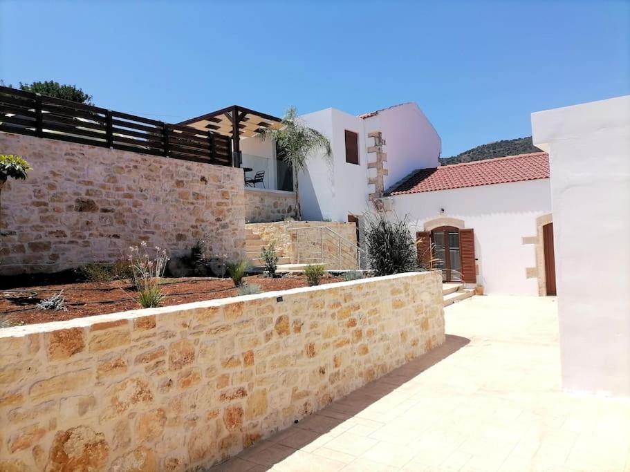 VILLA HALEPOURI