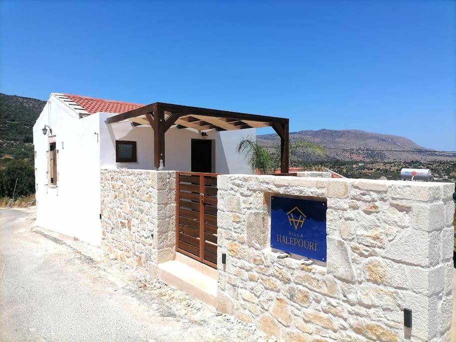 VILLA HALEPOURI
