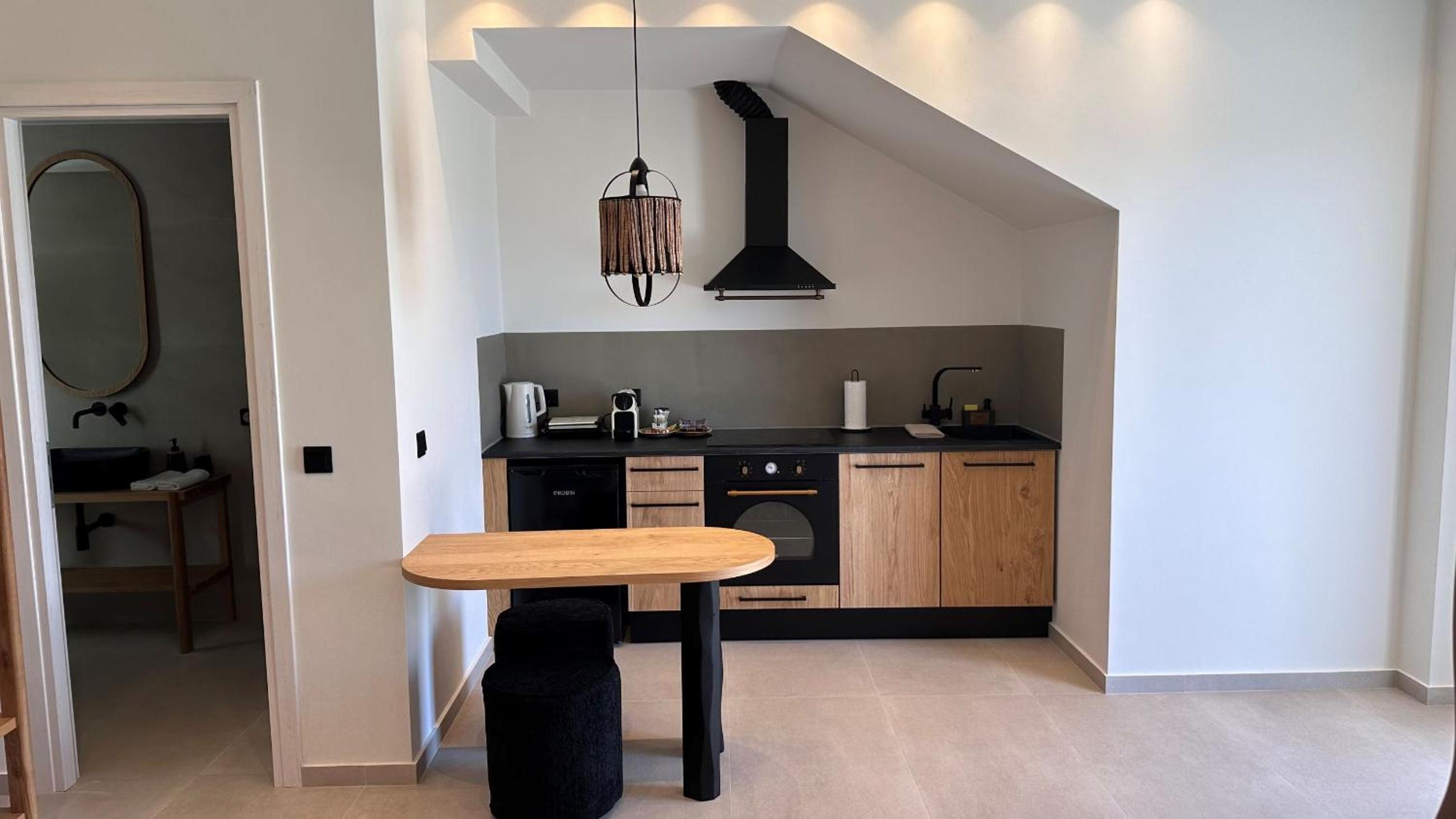 Aristotle Suites photo 3