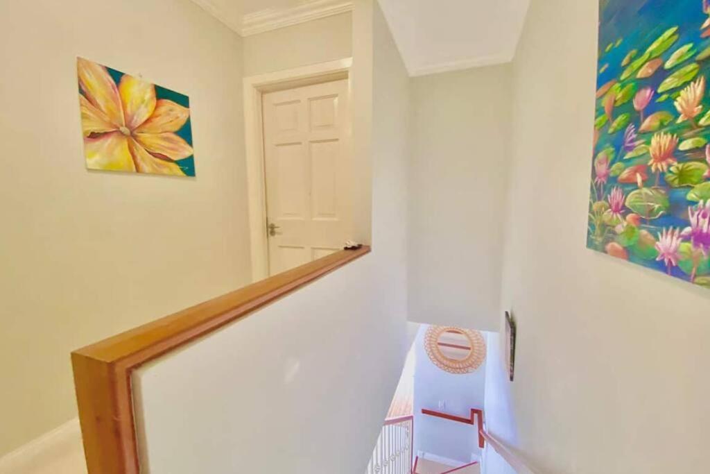 Refreshing 2bed Townhome walking distance to beach