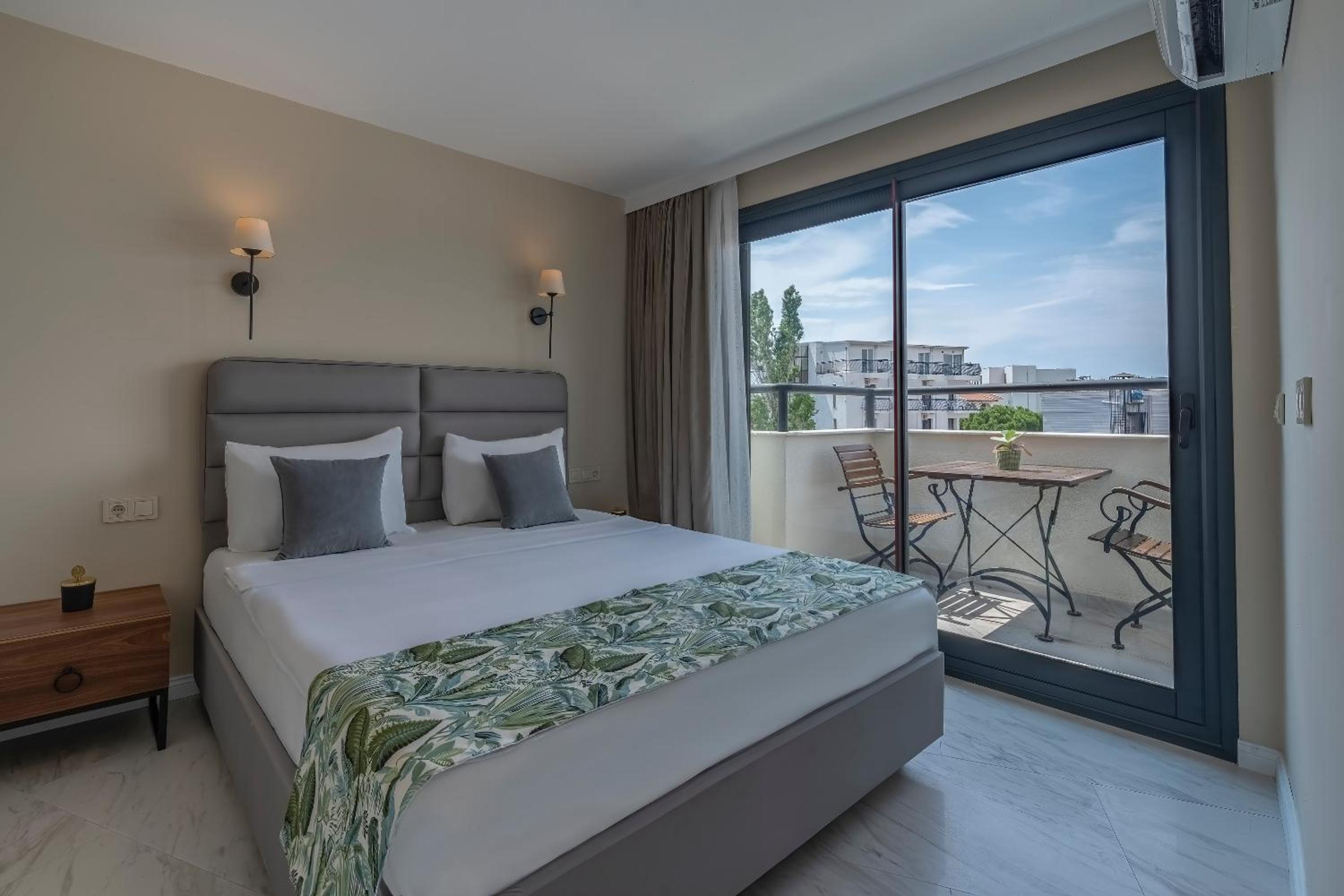 Rosy Suites Hotel - Image 96