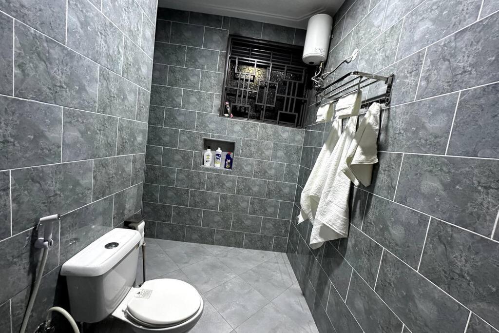 Izana Home 1 Bedroom Condo (w/TV, Wi-Fi, Workspace) view 5