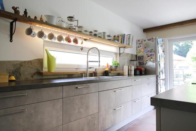 Ferienhaus Freiheit - Modernes Haus in alpenländischem Stil für Urlaub und Workation in bester Lage am Fuß der Alpen