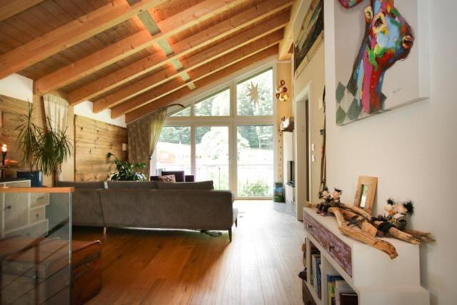 Ferienhaus Freiheit - Modernes Haus in alpenländischem Stil für Urlaub und Workation in bester Lage am Fuß der Alpen