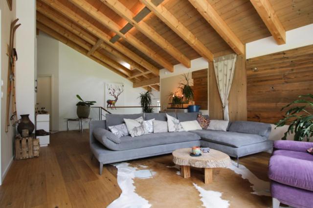Ferienhaus Freiheit - Modernes Haus in alpenländischem Stil für Urlaub und Workation in bester Lage am Fuß der Alpen
