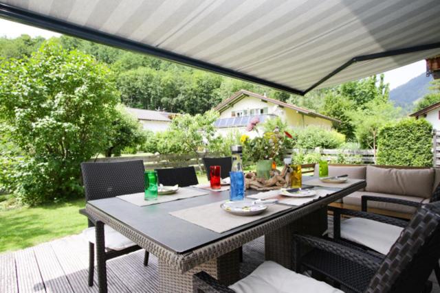 Ferienhaus Freiheit - Modernes Haus in alpenländischem Stil für Urlaub und Workation in bester Lage am Fuß der Alpen