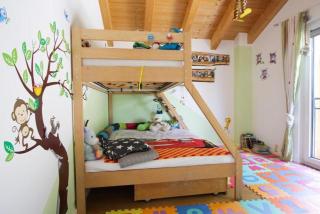 Ferienhaus Freiheit - Modernes Haus in alpenländischem Stil für Urlaub und Workation in bester Lage am Fuß der Alpen