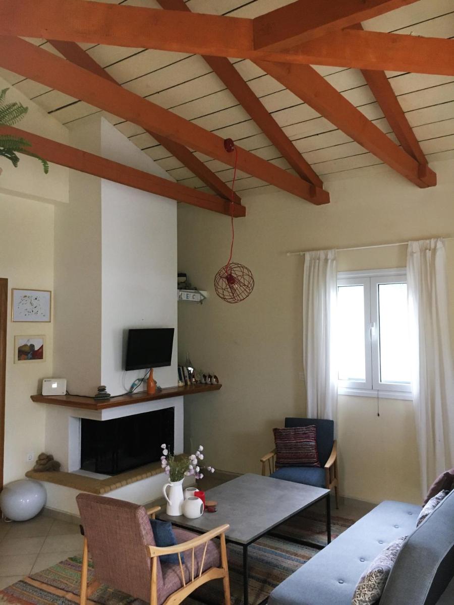 Evilion House in Tholo view 2