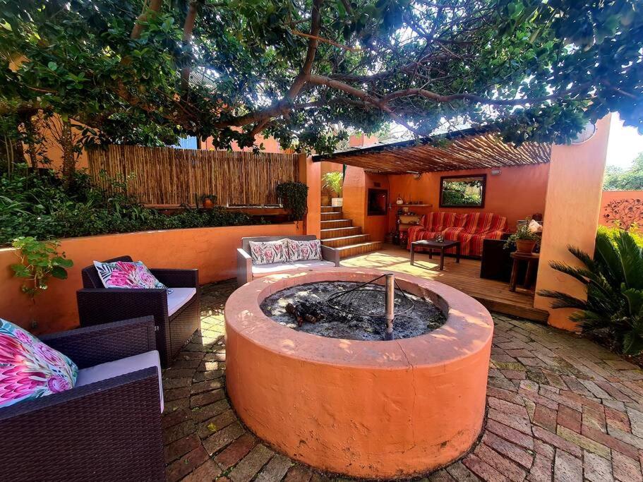Milky Way: Home with large garden, firepit & stars view 3