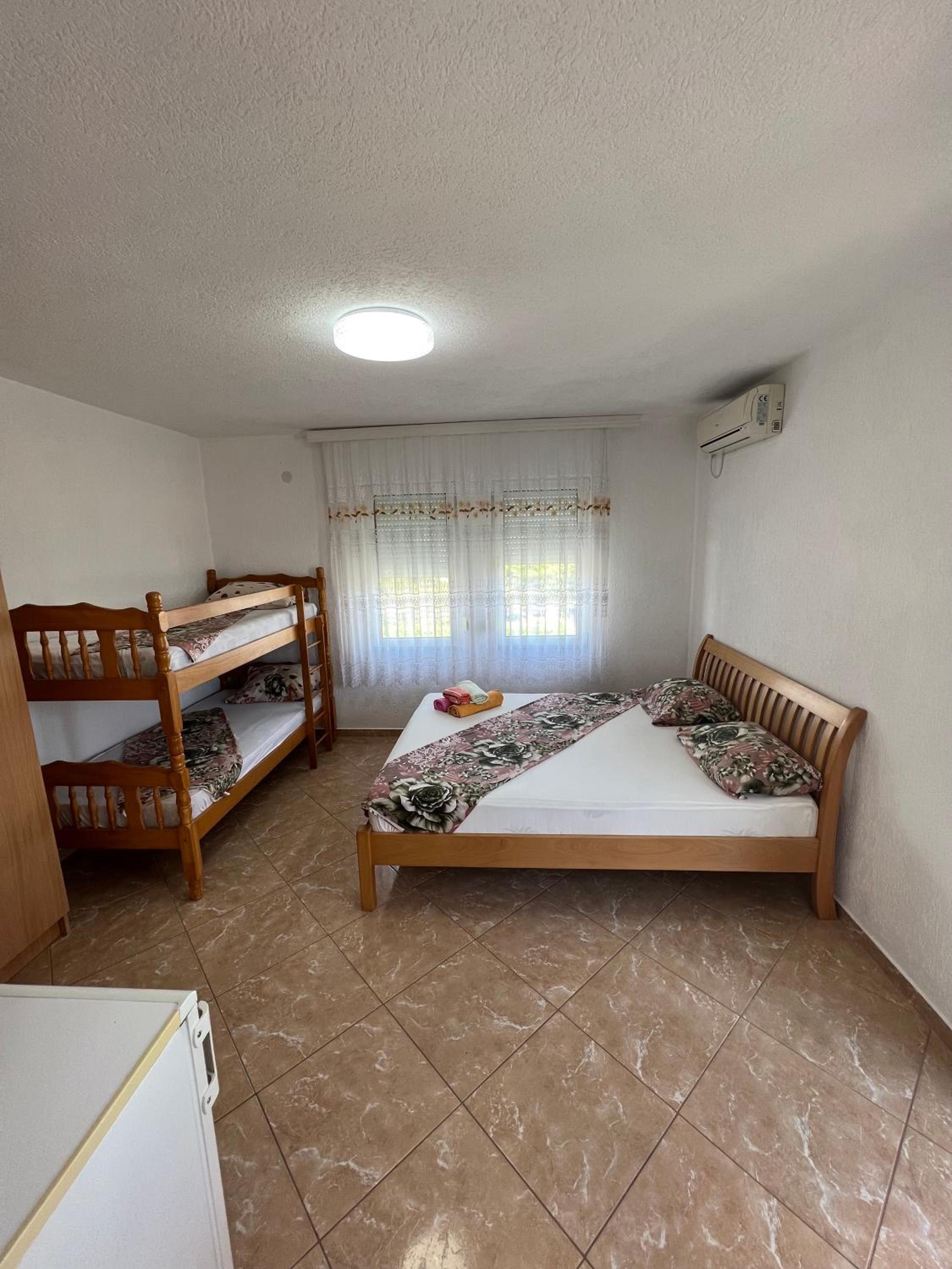 Apartments Zalli