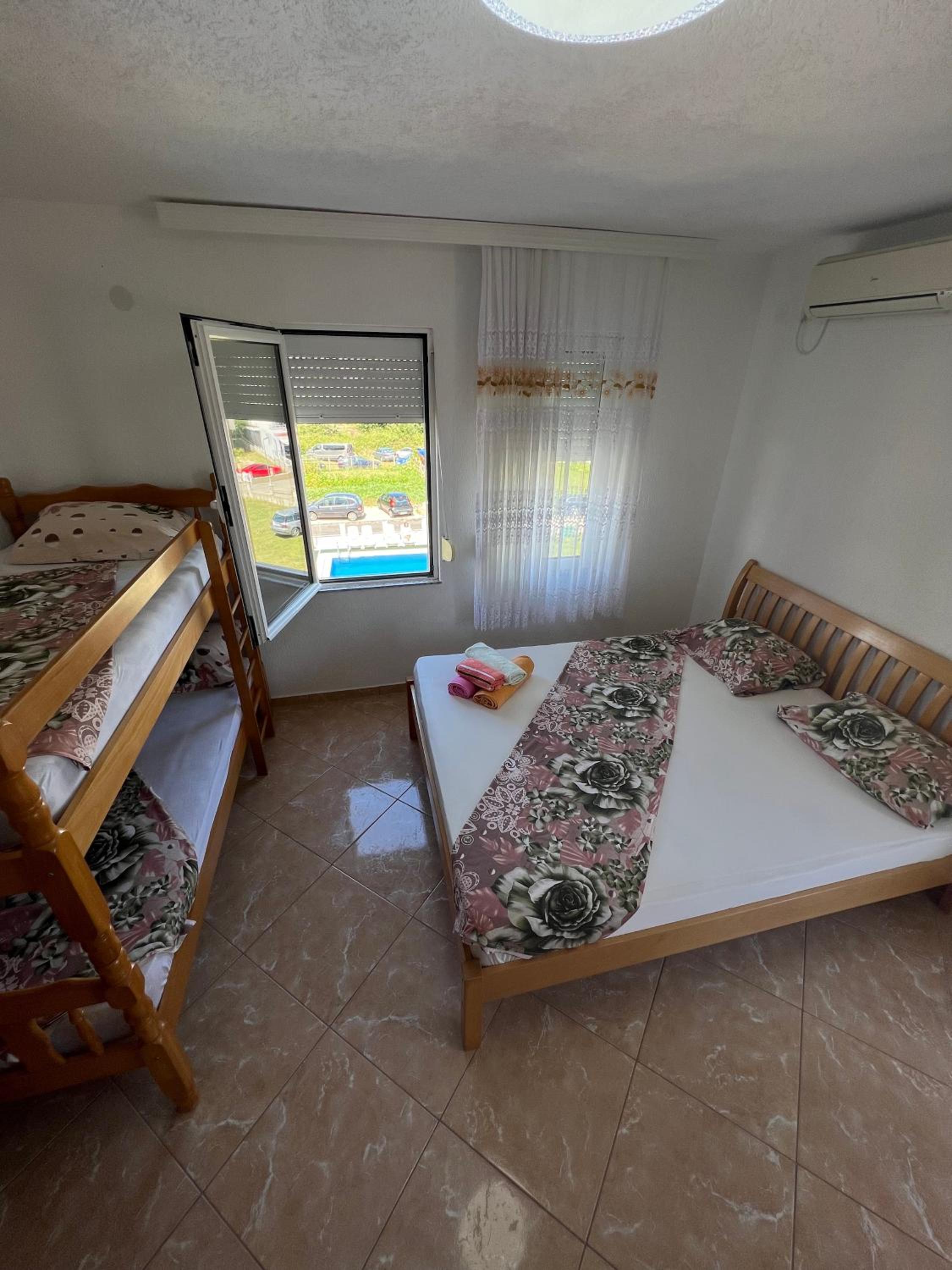 Apartments Zalli