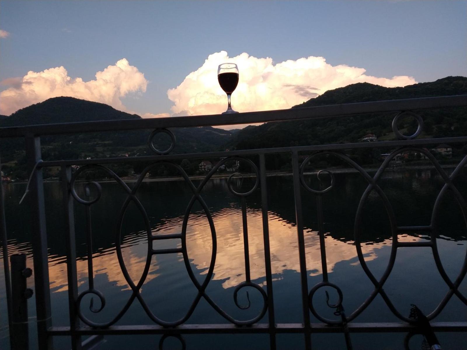 Vila Oaza - Zvorničko jezero