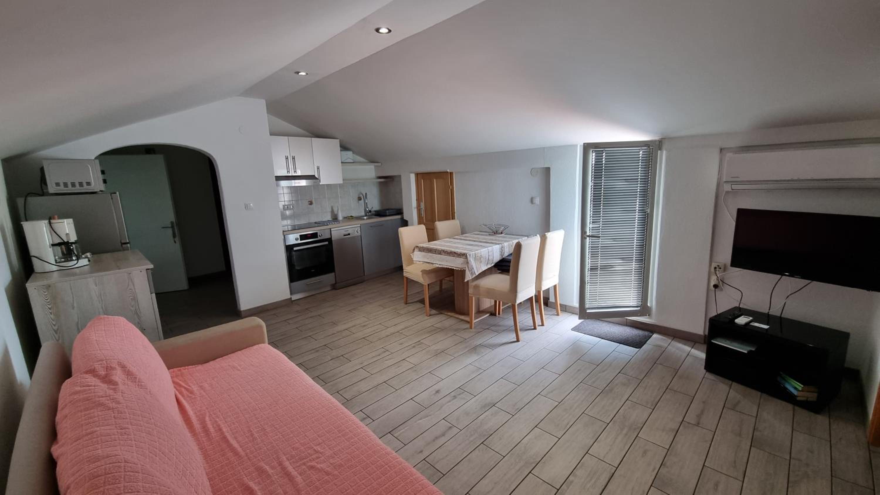 Apartmani Kurjaković - Punat view 2